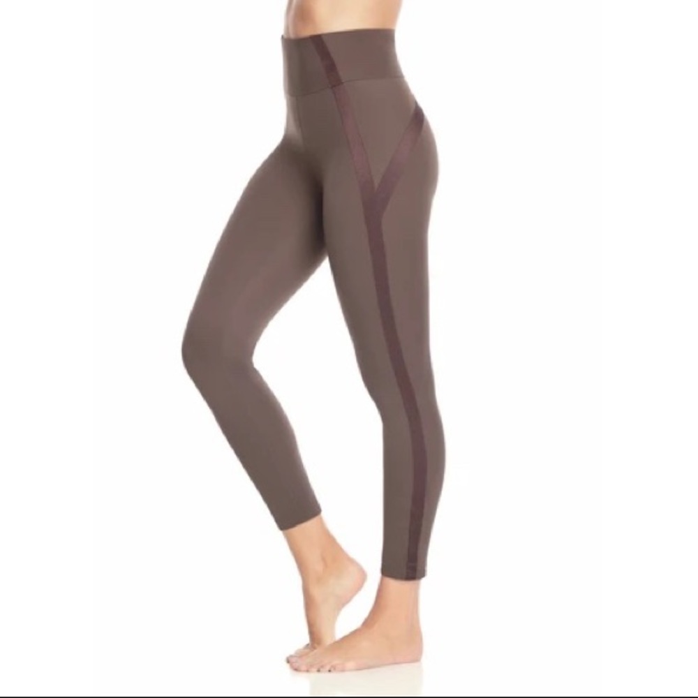 MAAJI ASTONISH SIZE S ACTIVE WEAR LEGGINGS